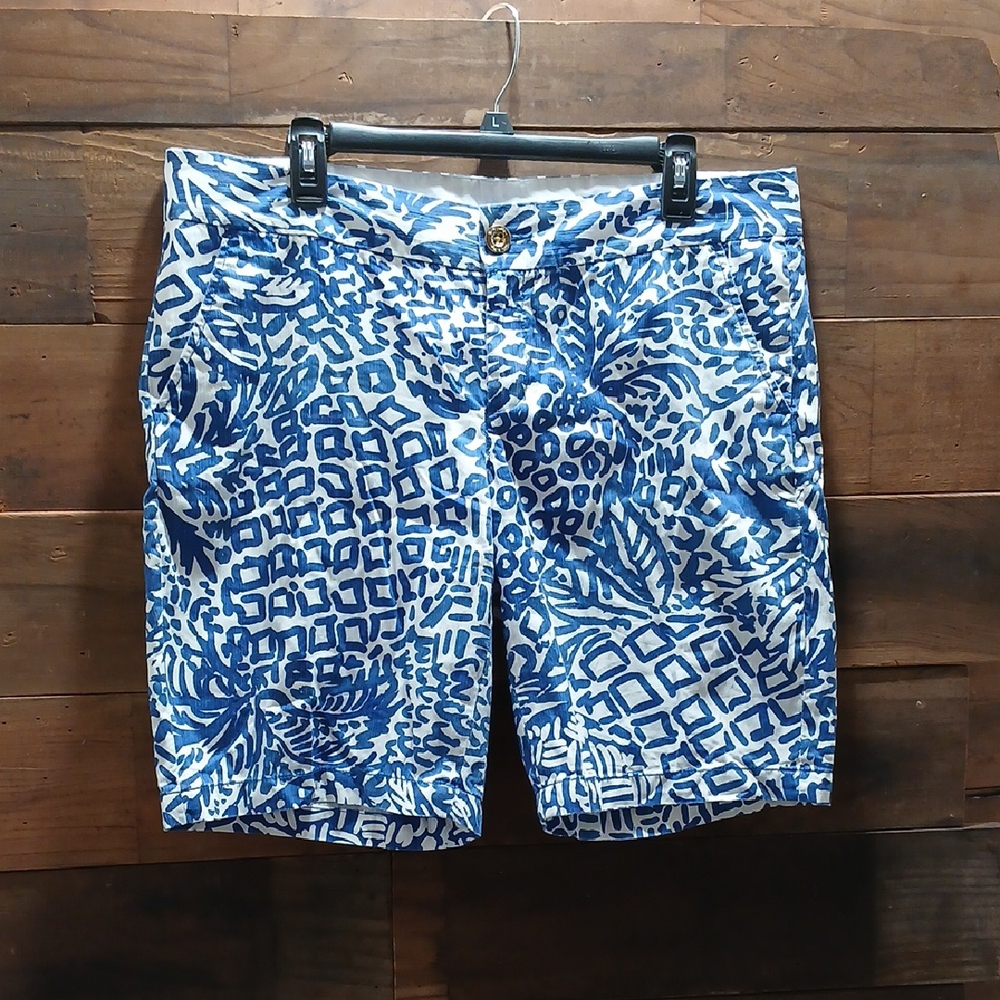 Lilly Pulitzer Blue and White Patterned Women's Shorts
